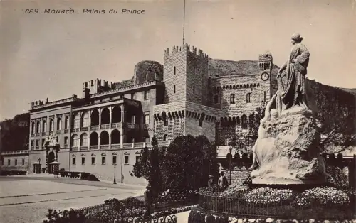 L117 Monaco Palais du Prince Palace Statue Vintage Postkarte