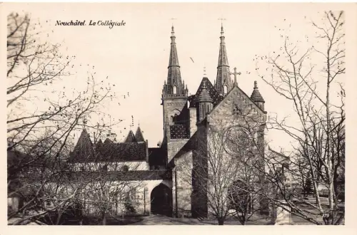 L100 Schweiz Neuenburg La Collegiale Kirche Vintage Postkarte