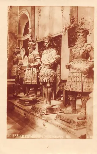 L049 Österreich Innsbruck Hofkirche Statue Gruppe Kirche Innenraum Vintage Postkarte