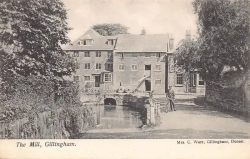 A033 England Gillingham The Mill Radfahrer Vintage Postkarte