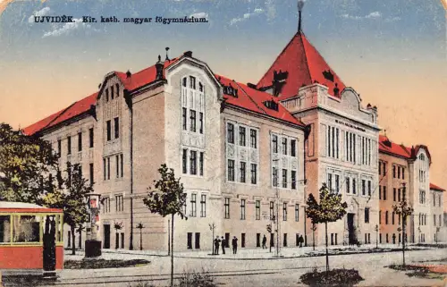 B108 Serbien Novi Sad Ujvidek Kir Magyar Fogymnazium Schule Straßenbahn Postkarte