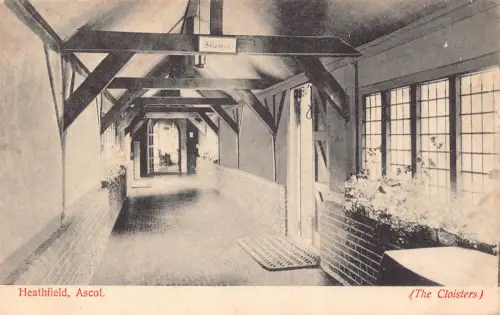 B130 England Heathfield Ascot The Cloisters Postkarte