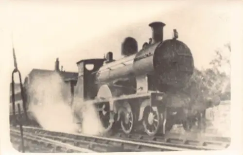 B122 Transport Dampflok im Bahnhof RPPC Vintage Postkarte
