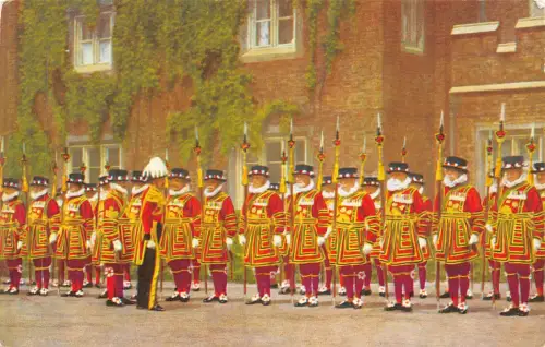 B127 England St James Palace London Yeomen of the Guard Vintage Postkarte