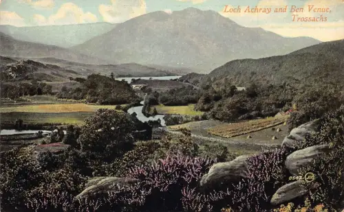 A030 Schottland Loch Achray und Ben Veranstaltungsort Trossachs Vintage Postkarte.