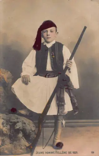 A835 Griechenland Junge in Tracht Riffle RPPC Postkarte