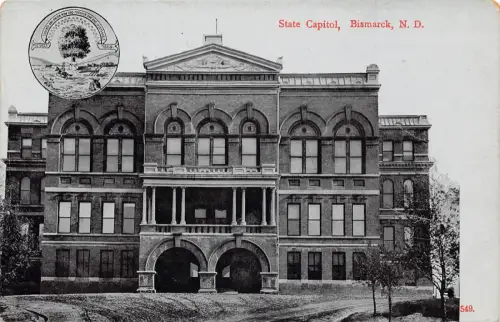 A848 USA North Dakota Bismarck State Capitol Vintage Postkarte