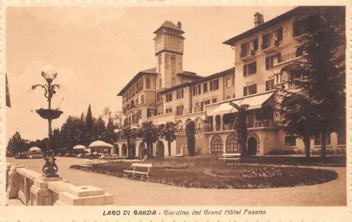 A039 Italien Lago di Garda Giardino del Grand Hotel Fasano Bank Vintage Postkarte