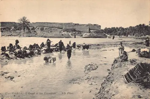 Tunesien Gabes L'Oued et Laveuses Ureinwohner Frauen waschen Postkarte B932