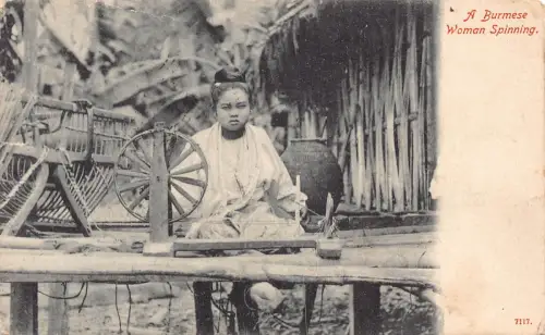Myanmar 1906 Burmese Frau spinnt Wolle Ureinwohner ethnische Postkarte B934