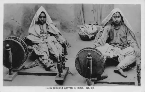 Indien Handspinnerei Baumwolle Frauen Ureinwohner Ethno RPPC Postkarte B934
