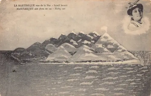 B157 Martinique vom Meer aus gesehen aufgehende Sonne Berg Ureinwohnerin Postkarte