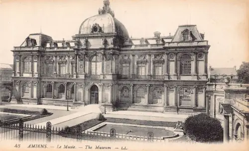 C004 Frankreich, Amiens, Das Museum Vintage Postkarte