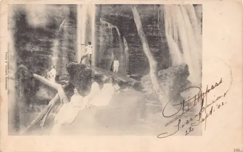 A874 Indonesien 1902 Wasserfall Soember Madjing te Malang Jungen Gewehr Postkarte