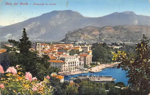 A060 Italien 1928 Riva del Garda Piroscafo in Arrivo Dampfer Blumen Postkarte
