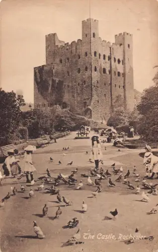 A882 England Rochester The Castle Tauben Kinder Vintage Postkarte