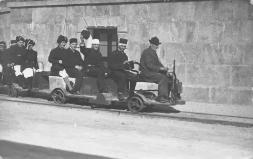 Deutschland Berchtesgaden Salzbergwerk Auto Raucher Mann in Straßenbahn RPPC Postkarte B962