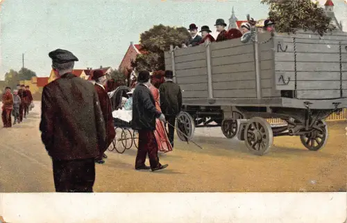 Deutschland Ein Spaziergang in der Stadt Baby Krippe LKW Vintage Postkarte B962