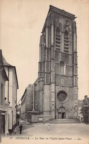 C012 Frankreich Bethune La Tour de L'Eglise Saint Vaast Vintage Postkarte