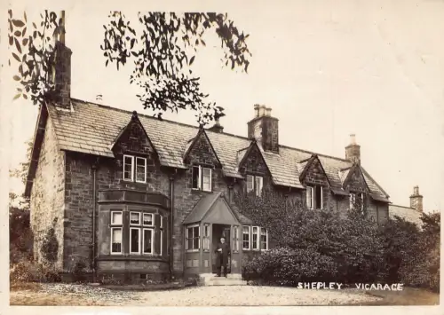 A895 England Shepley Pfarrhaus RPPC Vintage Postkarte