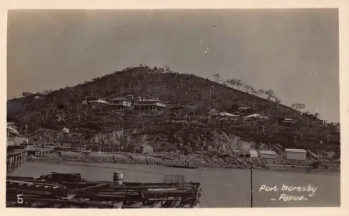 B643 Papua Neuguinea Hafen Moresby Gesamtansicht RPPC Postkarte