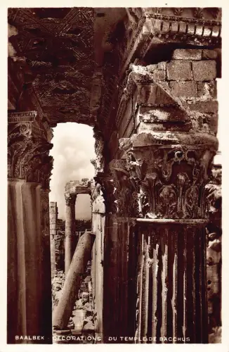B166 Libanon Baalbek Dekorationen Tempel de Bacchus RPPC Postkarte