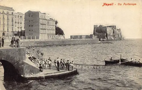 L278 Italien Neapel Via Partenope Seepromenade Boote Vintage Postkarte