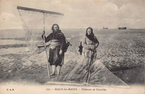 A912 Frankreich Malo les Bains Pecheuses de Crevettes Frauen Fisch Garnelen Postkarte