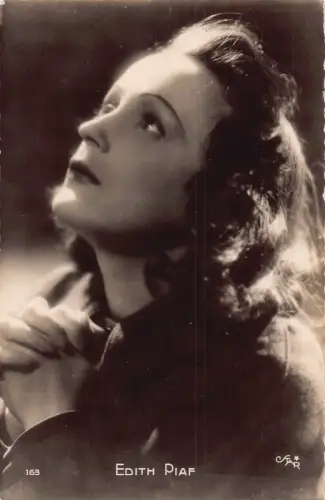 Französische Musikerin Sängerin Edith Piaf Portrait RPPC Vintage Postkarte C447