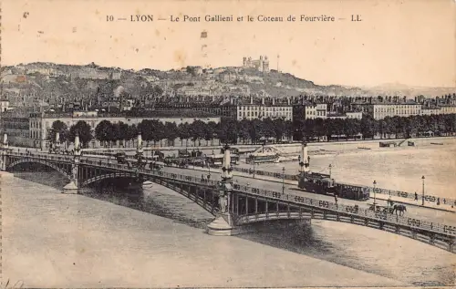 C022 Frankreich, Lyon Le Pont Gallieni et le Coteau de Fourviere 1933 Vintage Postkarte