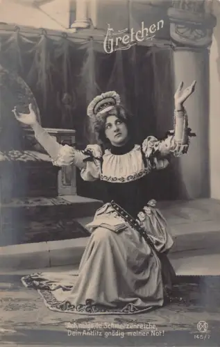 Fotomontage Schauspielerin für Faust von Goethe Gretchen Mädchen Hände in Luft AK