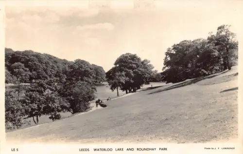 B210 England Leeds Waterloo Lake und Roundhay Park RPPC Vintage Postkarte