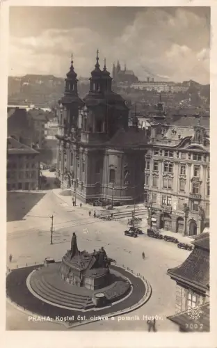 B220 Tschechien 1928 Praha Prag Kostel crikve a pomnik Husuv Burg RPPC Postkarte