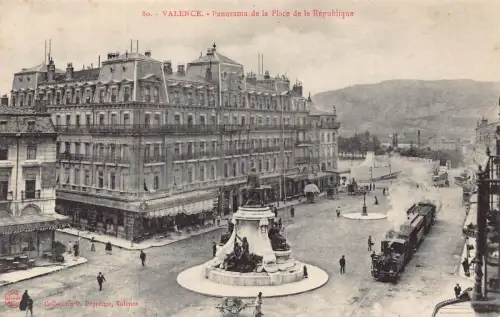 Frankreich Valence Panorama de la Place Republique Dampflok Postkarte C320