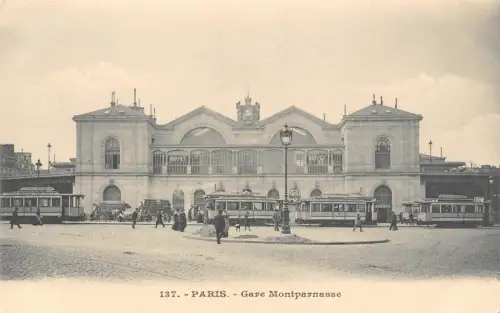 Frankreich Bahnhof Paris Gare Montparnasse Straßenbahn Postkarte C320