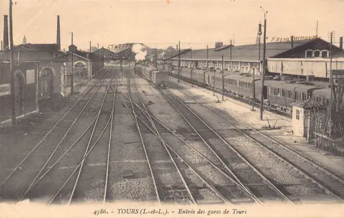Frankreich Tours Entree des Gares de Tours Bahnhof Eisenbahn Postkarte C323