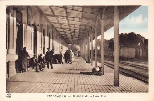Algerien Perregaux Mohammadia Interieur de Gare Etat Bahnhof Postkarte C324
