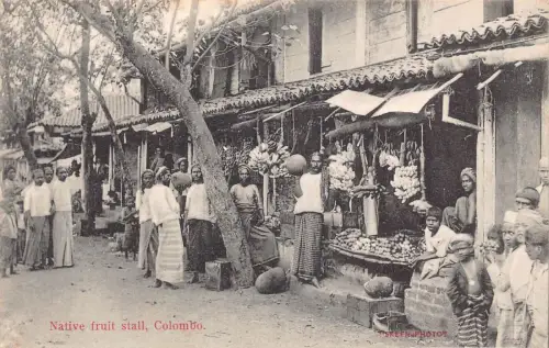 L380 Ceylon Sri Lanka Ureinwohner Obststand Bananen Einheimische Markt Colombo Postkarten