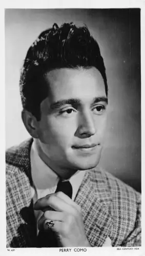 Amerikanischer Sänger und Schauspieler Perry Como Portrait Picturegoer RPPC Postkarte C448