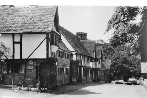 L233 England Chiddstone Kent Häuser Autos Vintage Postkarte