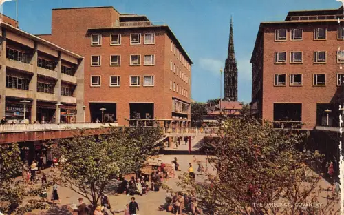 L236 England The Precinct Coventry Vintage Postkarte