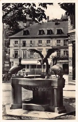 L213 Deutschland Baden-Baden Reiherbrunnen Brunnen Vintage Postkarte