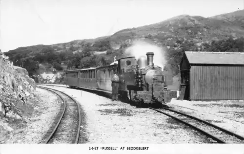 L373 Dampflok 2-6-2T Russell am Bahnhof Beddgelert RPPC Vintage Postkarte