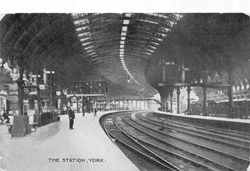 L373 Bahnhof Innenraum York Railroads Vintage Postkarte