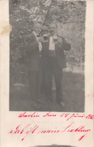 Echt Foto Berlin 1910 Freundeskreis hüßt Bierkrüge Vintage AK