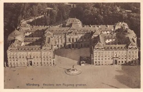 Deutschland Würzburg Residenz vom Flugzeug gesehen alte Postkarte
