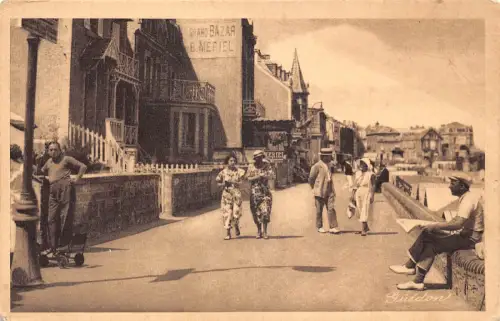 Frankreich Saint Aubin Digue vers le Castel Grand Bazar B Meriel Vintage Postkarte