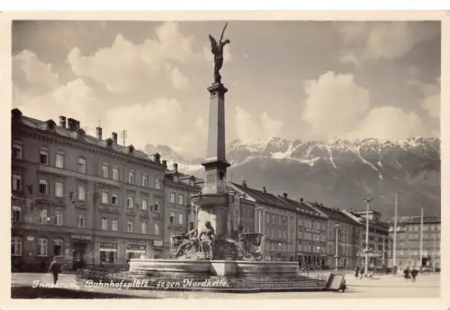Österreich Innsbruck Bahnhofsplatz gegen Nordkette RPPC Vintage Postkarte