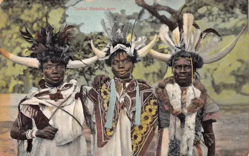 Südafrika 1912 typische Rikscha Jungen Ureinwohner ethnische Kleidung Federn Postkarte