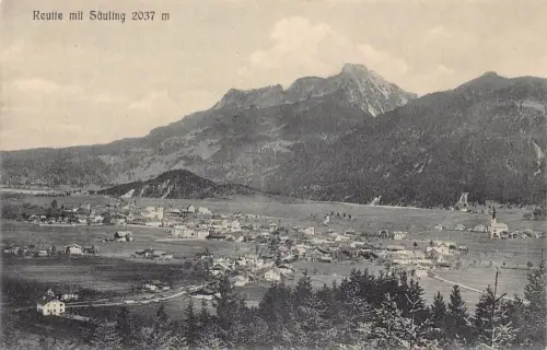 A075 Österreich Reutte mit Saeuling 2038m Gesamtansicht Vintage AK